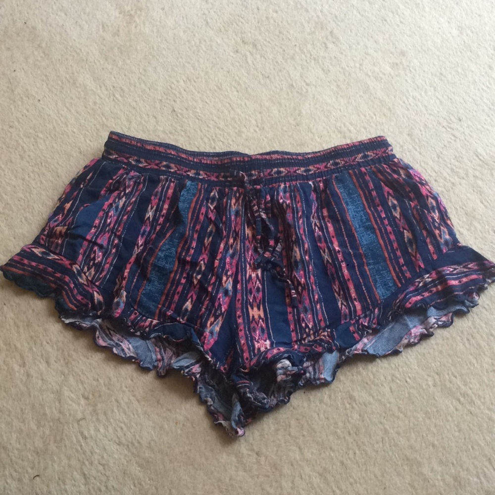 Patterned flowy shorts